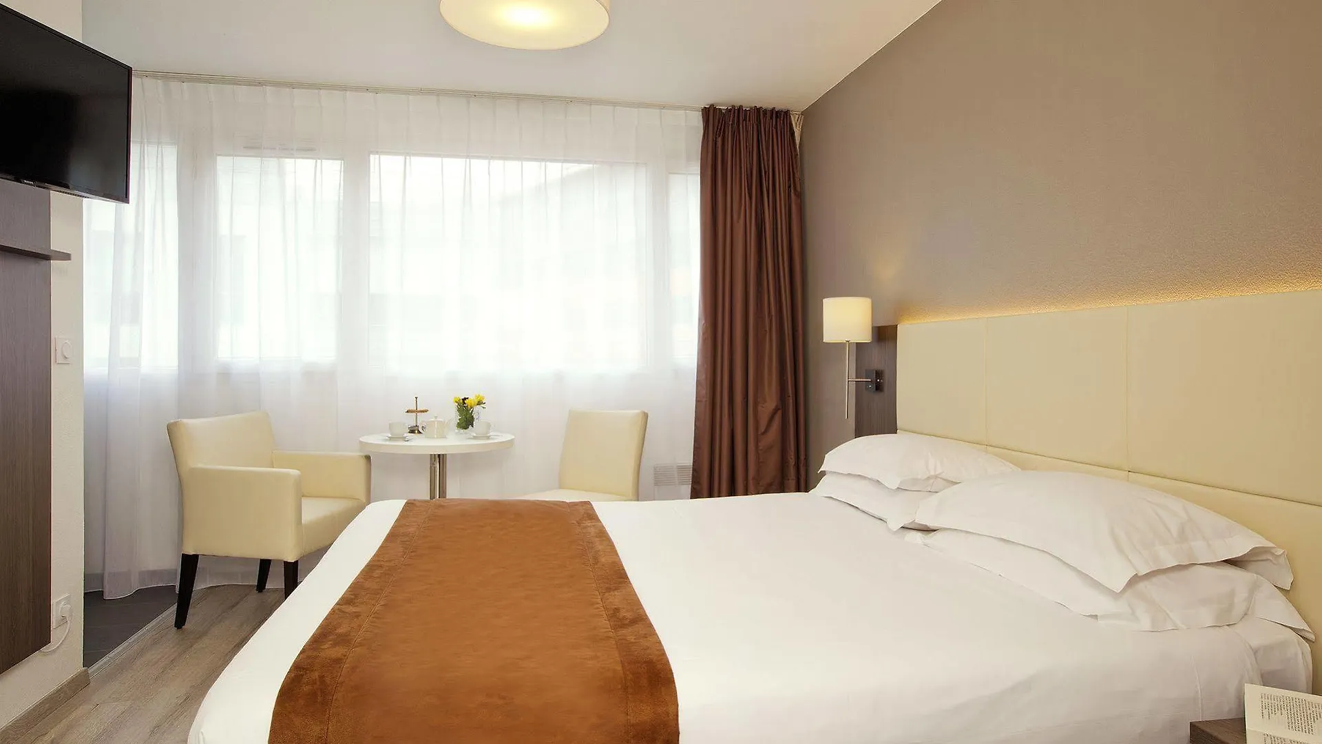 Sejours & Affaires Paris-davout 3*